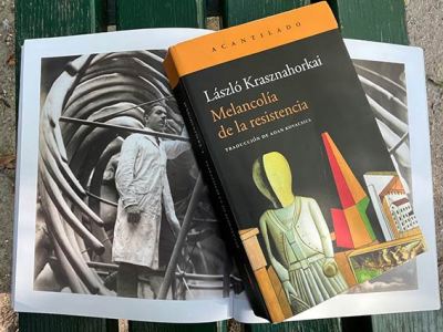 Punto para Krasznahorkai